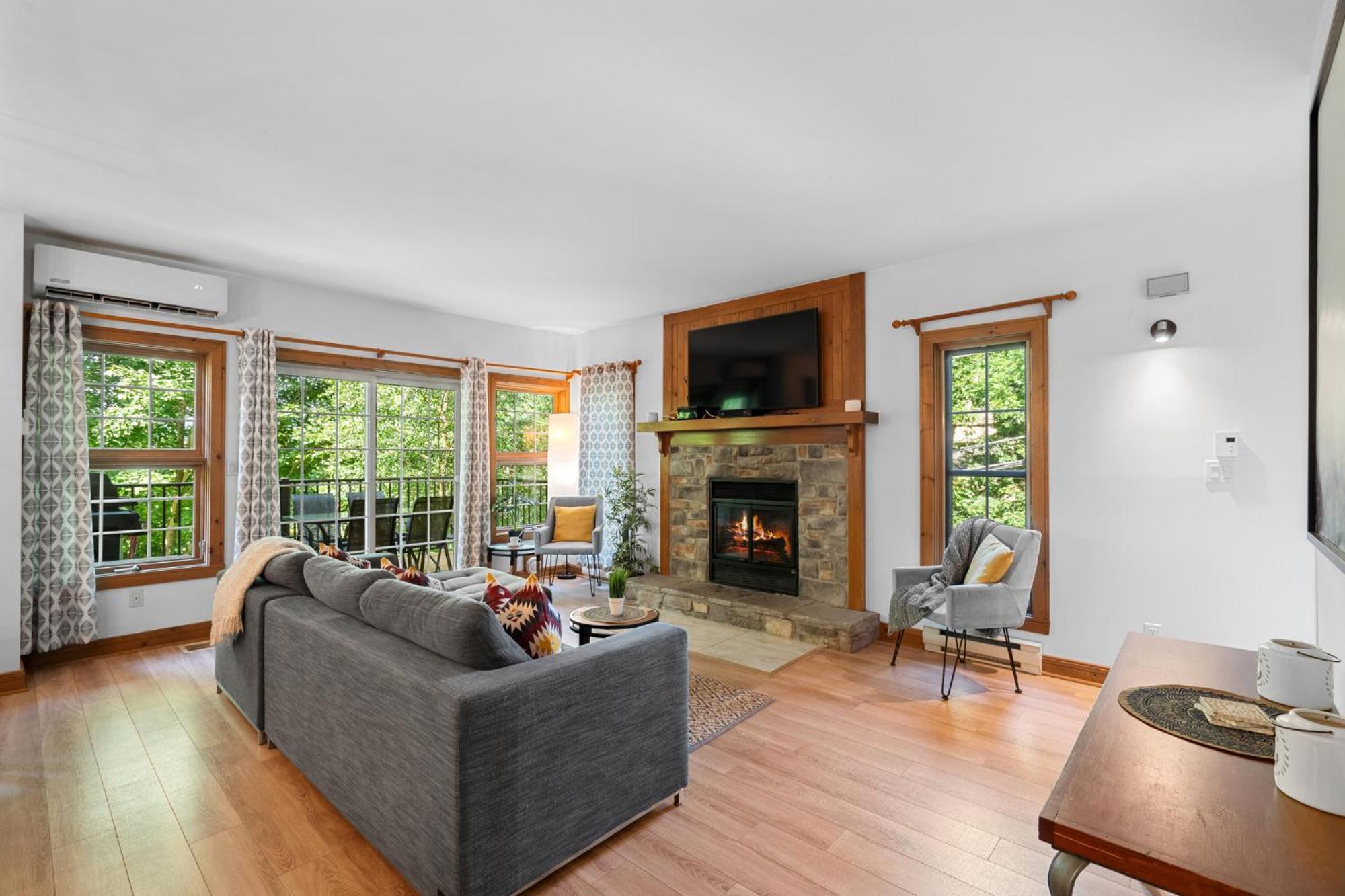 Les Falaises Tremblant - Ski Inout Condo W2Bdrs Mont-Tremblant Zewnętrze zdjęcie