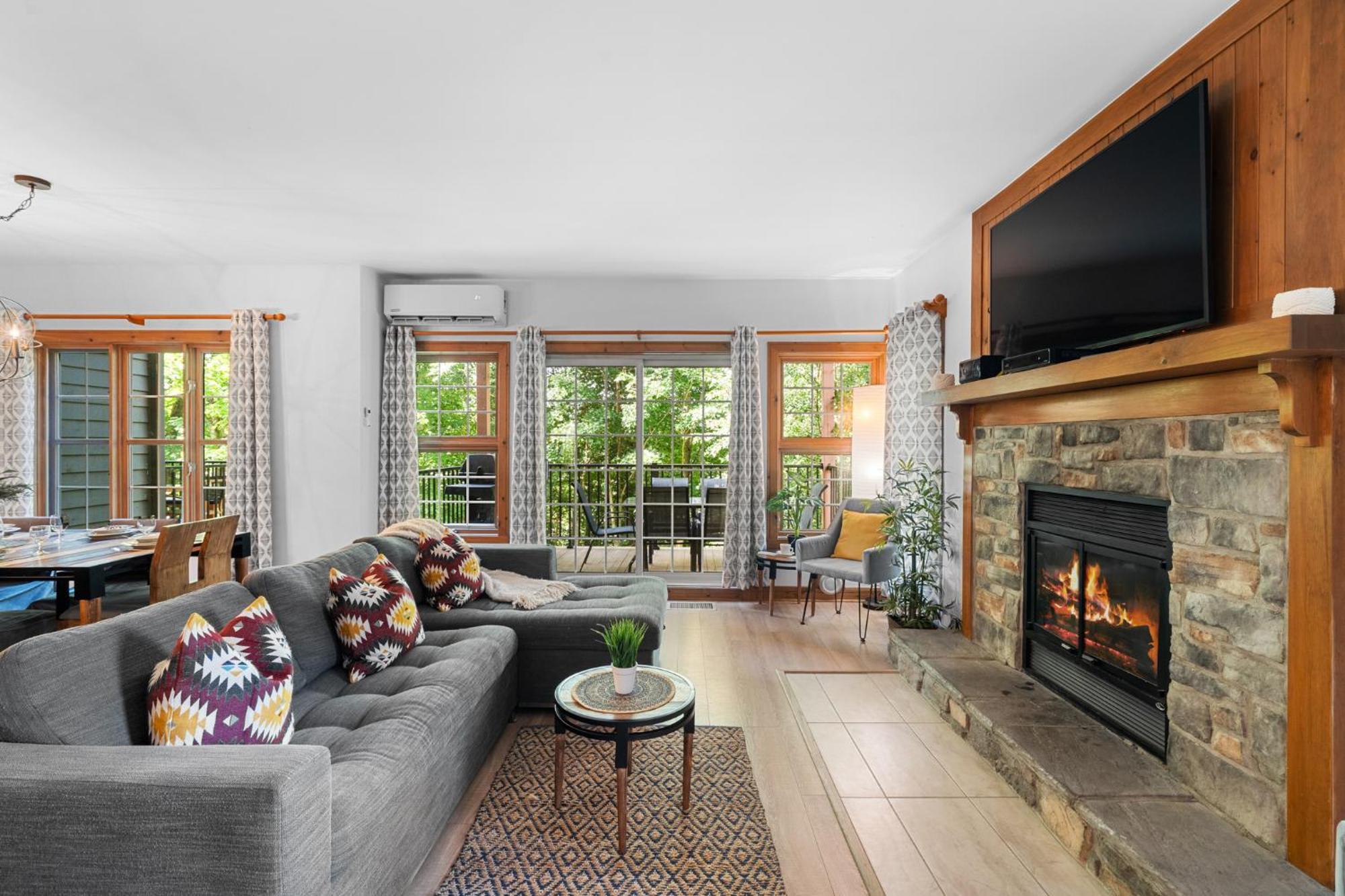 Les Falaises Tremblant - Ski Inout Condo W2Bdrs Mont-Tremblant Zewnętrze zdjęcie