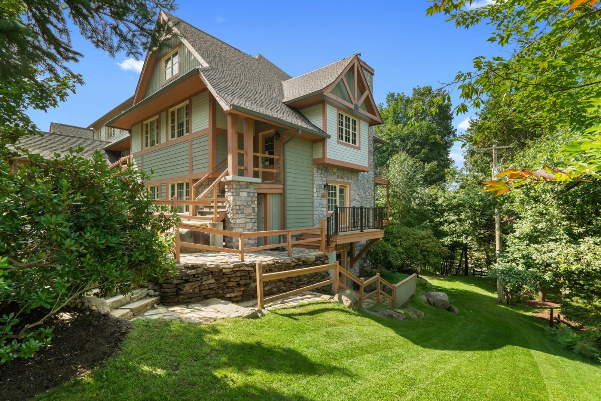 Les Falaises Tremblant - Ski Inout Condo W2Bdrs Mont-Tremblant Zewnętrze zdjęcie